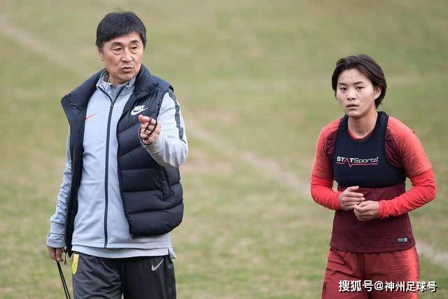 国乒纷争升级，教练遭围攻引发关注